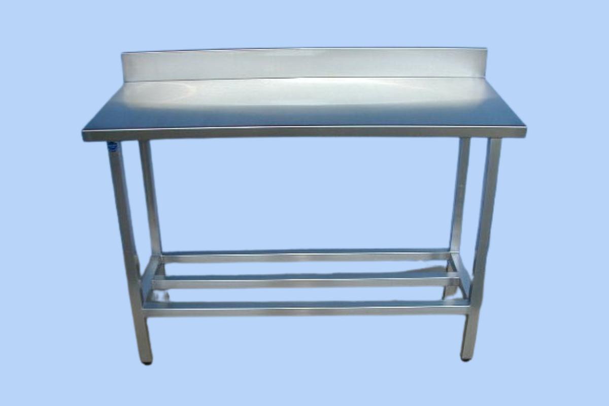 Table adossée inox professionnelle avec clé basse