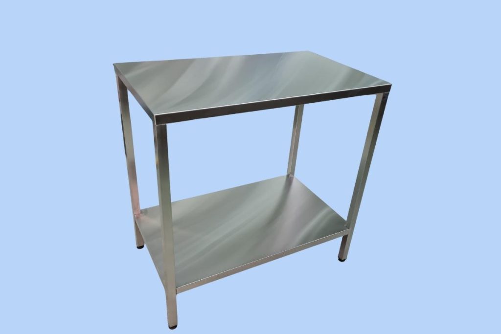Table centrale inox professionnelle avec étagère basse